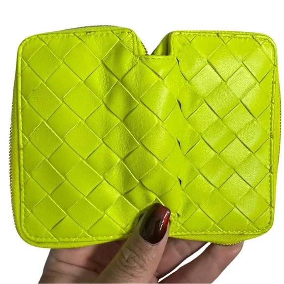 BOTTEGA VENETA INTRECCIATO ZIP AROUND‎ KEY POUCH - Picture 2 of 8